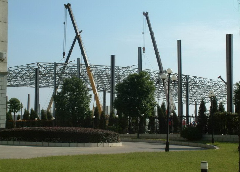 新民加油站罩棚网架