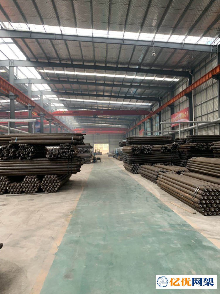 新民网架配件加工车间